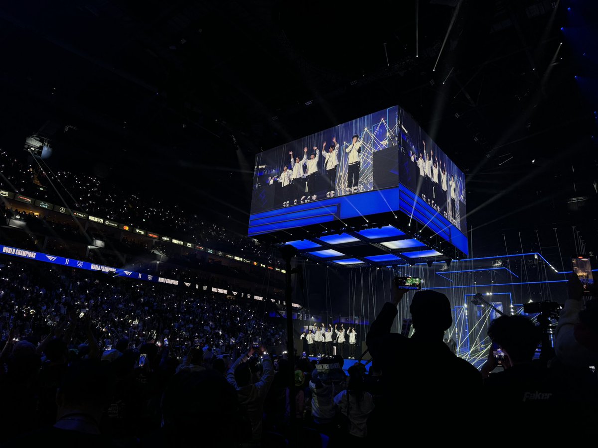 Riot chlo jo tweet media