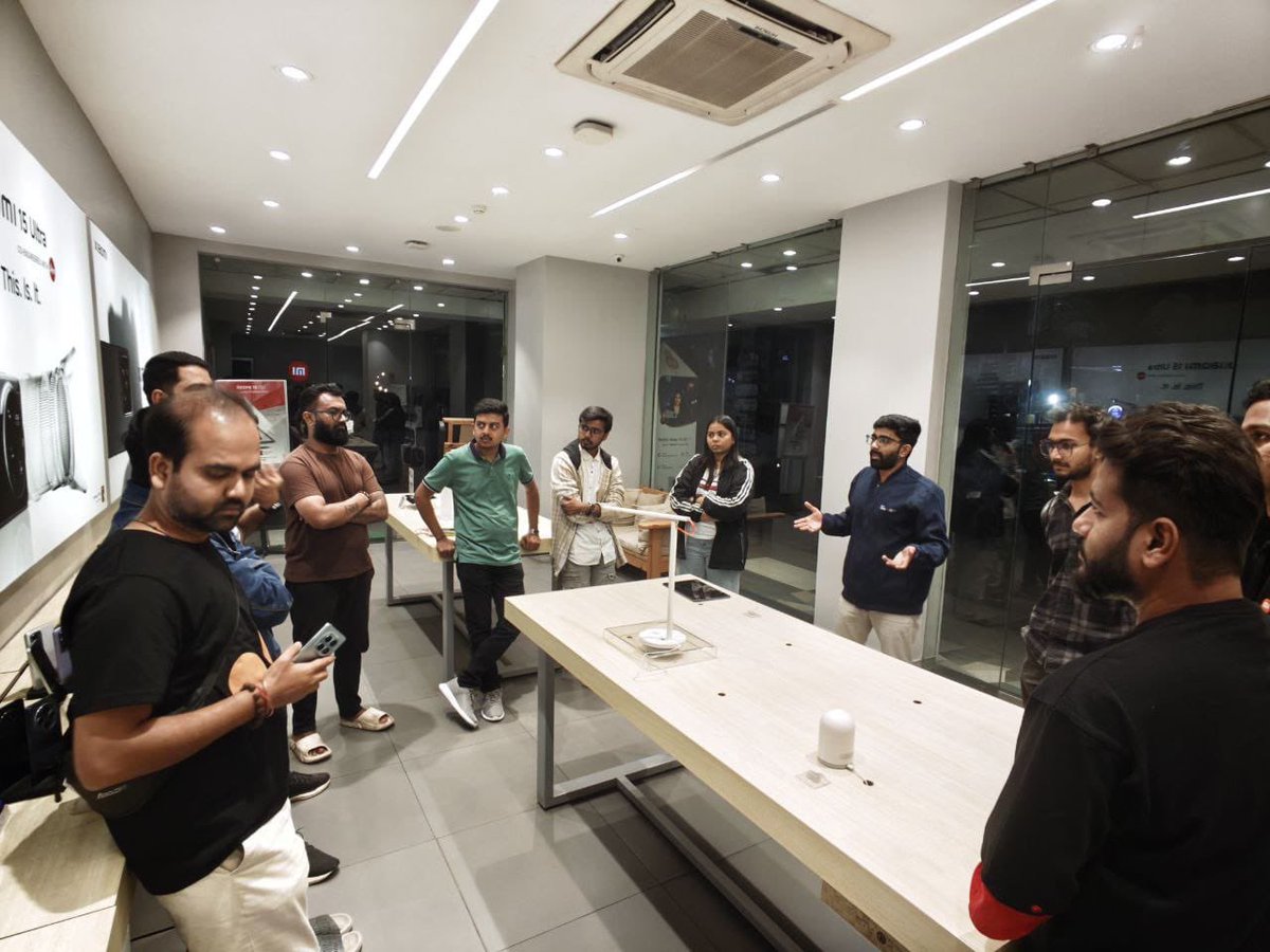 XFCVadodara's tweet photo. A memorable evening at XFC Vadodara!
We got hands-on with the Redmi Note 15 &amp; Redmi Pad 2 Pro, explored every detail, and exchanged thoughts with fellow Xiaomi fans.
Loved the energy, the discussions, and of course, the tech. This is what fan culture is all about. 🧡 #XiaomiFans https://t.co/ZXtXjnd5NP