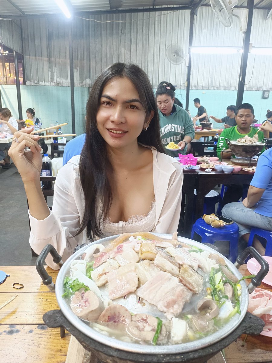 สุขสันต์วันเด็ก..อยากลองกินเด็ก
อายุ17-18-19😁😁😁
#วันเด็ก2569 #อยากกินเด็ก 
#สาวสอง #สาวสองนวนคร #โสด 
#นวนคร #ปทุมธานี