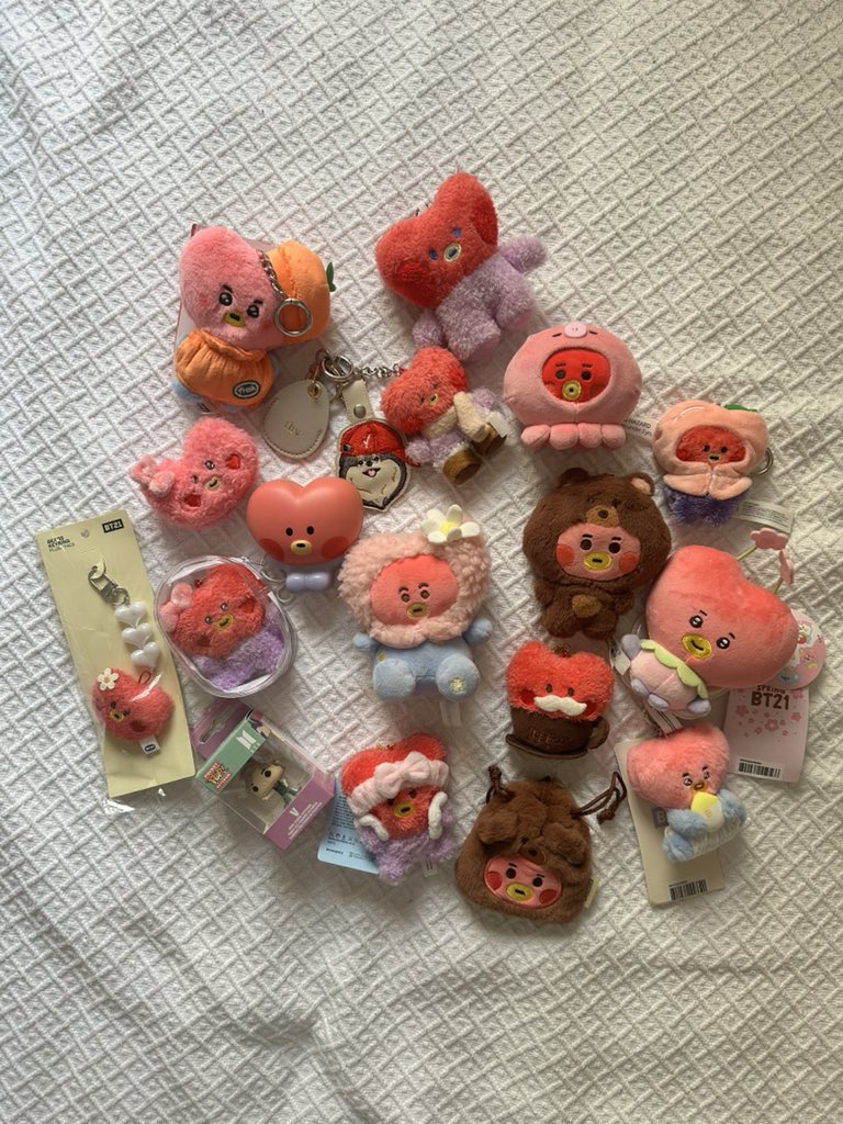 thvwith_luuv's tweet photo. Little tata family 🤍 https://t.co/jgrYm1YuRh