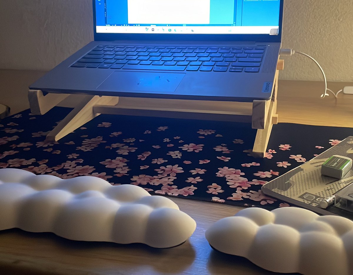 مساء الخيرات ☺️

مهامي لليوم:
تصميم هوية بصرية
وتجهيز شعار للعرض 🙂‍↔️

وانتم ايش مهامكم لليوم؟