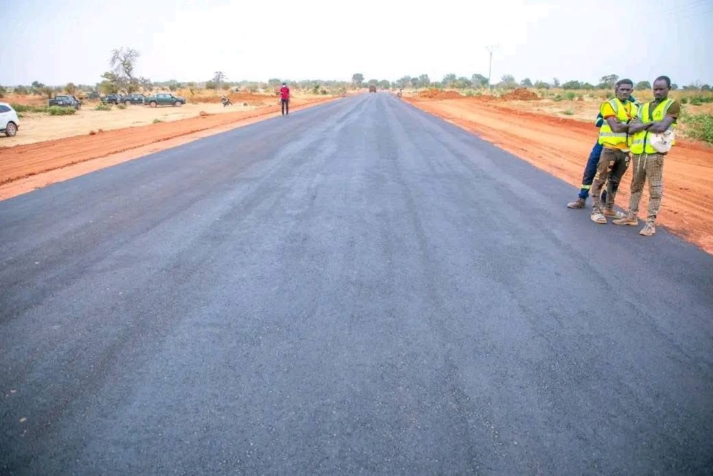 koroghowahabo's tweet photo. @lsiafrica Vous avez prédire la Chute de #barsalogho il y’a de cela 1 ans et demie,aujourd’hui @CapitaineIb226 a goudronné l’axe #kaya-#barsalogho 42 km demie bitume https://t.co/7YbrLbcTyc