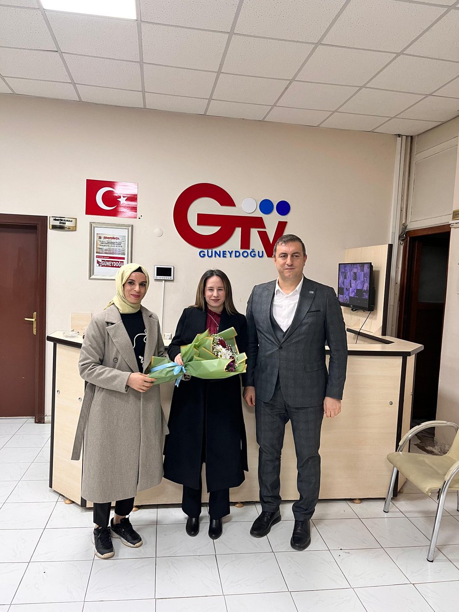 eminekayaaa1's tweet photo. Anahtar Parti Şanlıurfa il Başkanı Metin Baydar ve Kadın Kolları Başkanı Leyla Çiftçi'nin 10 Ocak çalışan gazeteciler gününde bizleri unutmadıkları için teşekkür ederiz.

@metinbaydar63 @Aparti63 https://t.co/MCXihL1hT1