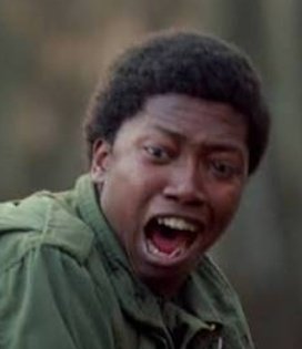 Adiós al fantástico T. K. Carter, siempre pasándolo mal, fuera en la base antártica de LA COSA, peliculón de John Carpenter, o de maniobras con la Guardia Nacional en LA PRESA, obra maestra de Walter Hill. Mejor le fue en TV como el Mike de PUNKY BREWSTER.