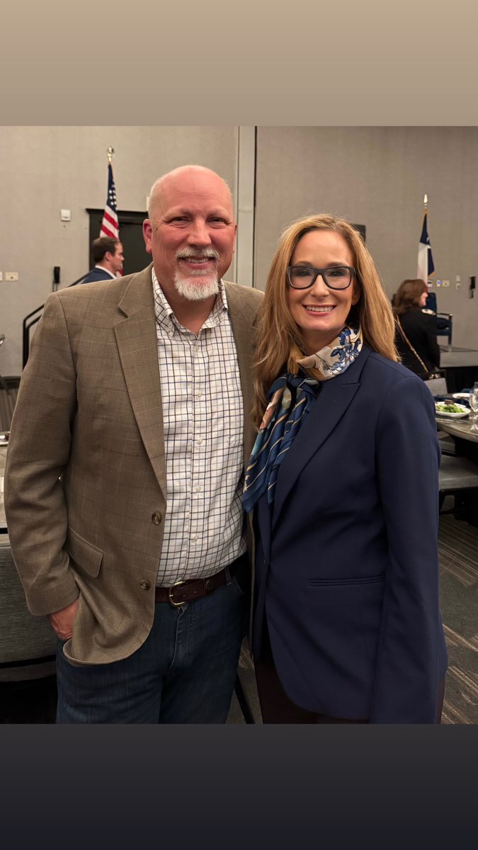 ShellieG_TX's tweet image. Great panel discussion last night featuring all 4 AG candidates. Enjoyed opportunity to meet Representative Roy.