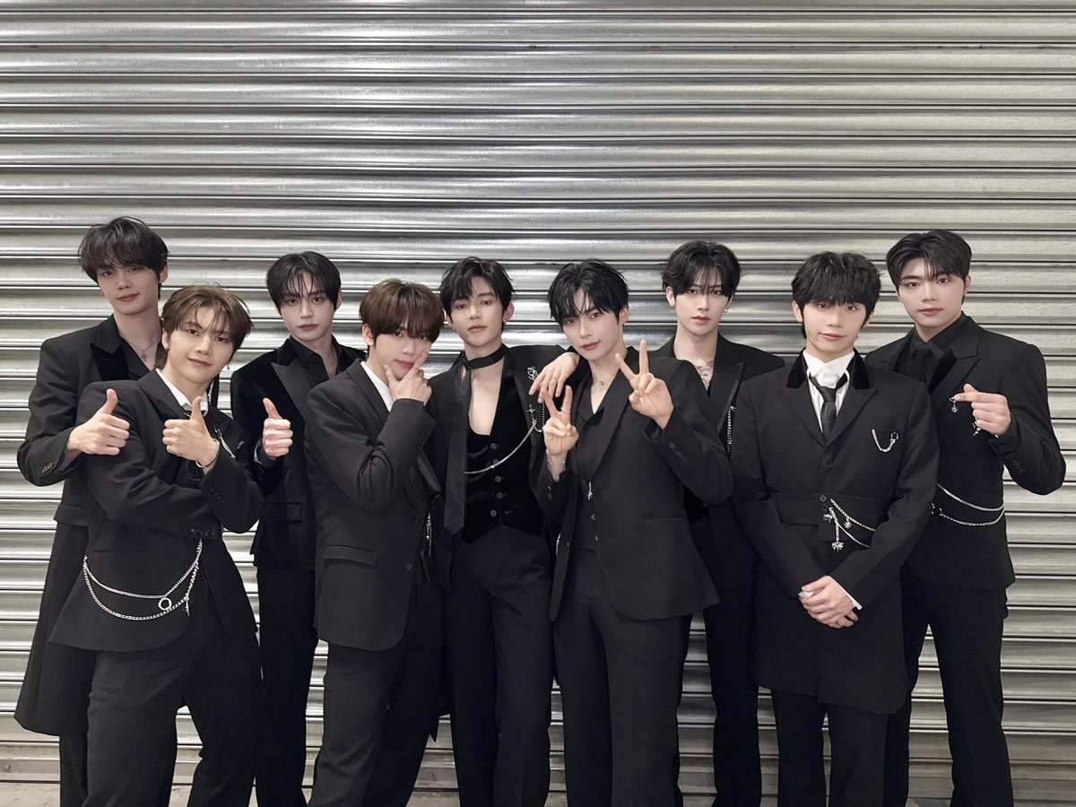 ZB1_official's tweet image. _𝗭𝗘𝗥𝗢𝗙𝗢𝗖𝗨𝗦

🏆 GOLDEN DISC AWARDS BEST ALBUM

오늘 받은 이 상보다 더 큰 사랑을 제로즈에게 듬뿍듬뿍 줄게요💙

#ZEROBASEONE #ZB1 #제로베이스원