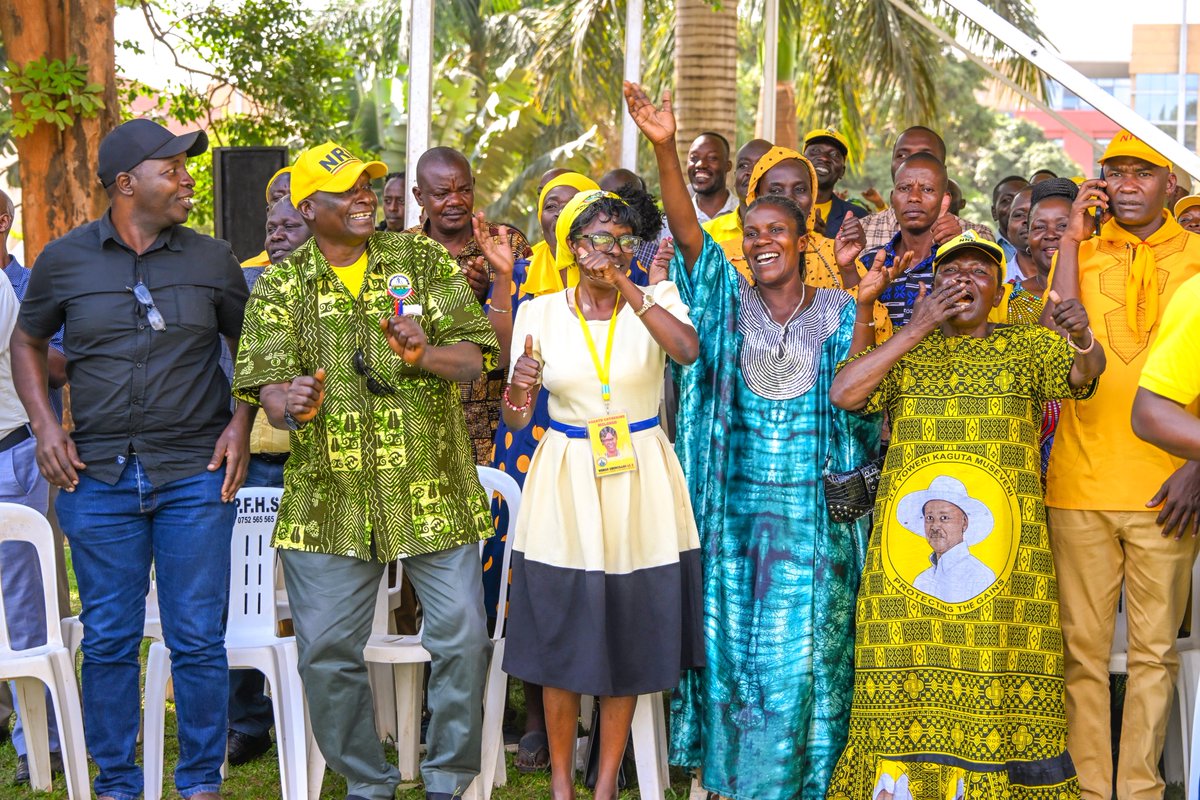 KagutaMuseveni's tweet photo. From Iganga, I proceeded to Nakawa where I addressed Kampala NRM local leaders and urged them to champion Uganda and Africa as a whole. I explained that whereas Uganda once smuggled sugar, we now produce about 700,000 tonnes against a domestic demand of 300,000 tonnes. We produce 5.3 billion litres of milk but consume less than 1 billion, leaving a surplus of over 4 billion litres. The same applies to cement, timber and other products.

These realities show why Africa and Pan-Africanism are vital for our prosperity. That is why the NRM rejects politics of identity and instead promotes unity, peace and shared economic interests as the basis for progress.