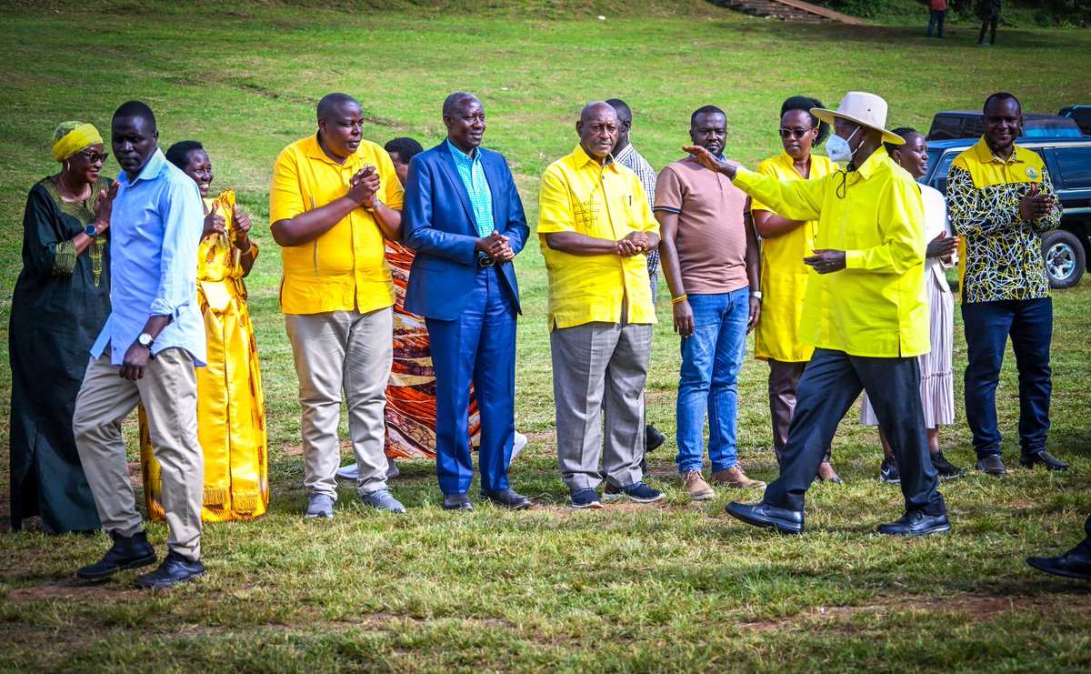 KagutaMuseveni's tweet photo. From Iganga, I proceeded to Nakawa where I addressed Kampala NRM local leaders and urged them to champion Uganda and Africa as a whole. I explained that whereas Uganda once smuggled sugar, we now produce about 700,000 tonnes against a domestic demand of 300,000 tonnes. We produce 5.3 billion litres of milk but consume less than 1 billion, leaving a surplus of over 4 billion litres. The same applies to cement, timber and other products.

These realities show why Africa and Pan-Africanism are vital for our prosperity. That is why the NRM rejects politics of identity and instead promotes unity, peace and shared economic interests as the basis for progress.