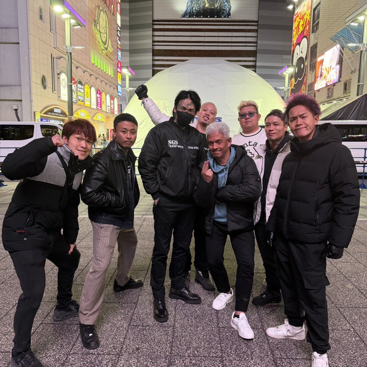 うりた 頼もしい仲間とホテル街やトー横を回ってきました。 途中酩酊状態の