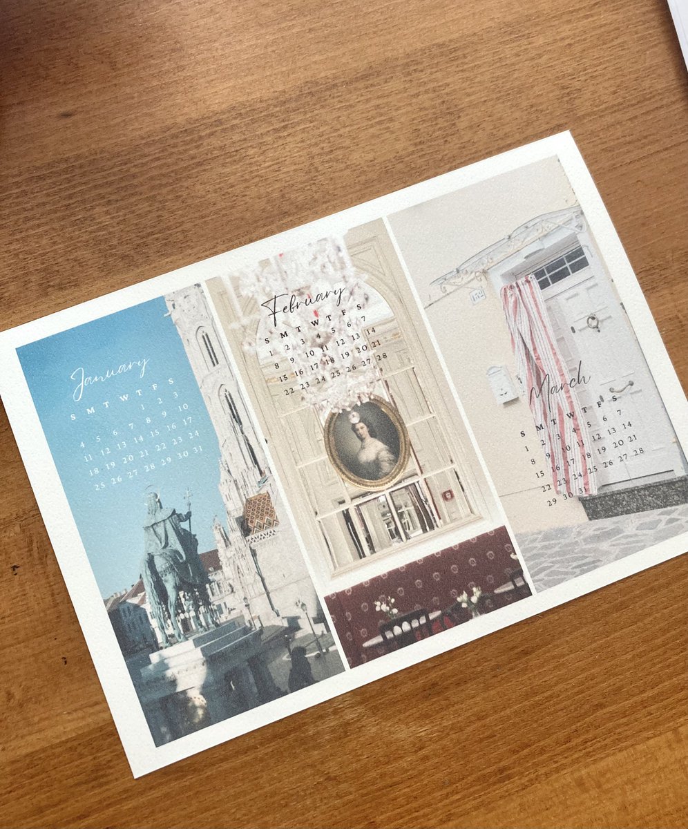 sakomusu331's tweet photo. 1/25(日)に貿易センター浜松町館でやるZINEフェス東京のための旅行のZINE2冊の入稿がやっと終わった＼( 'ω')／
イタリア版とオーストリア&amp;ハンガリー版に分けたけど、写真多すぎて40pある😇

カレンダーと蝋引きフォトカードも持って行きます…！
気になるよってフォロワさんいたらDMください´ω` ) https://t.co/iRZ4VYVbXw