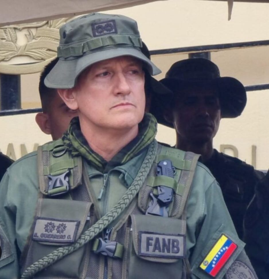 MundarayZair's tweet image. Tan cierta es esta denuncia que en Mérida,  el Comandante de la Zodi "general" Bencir Romero, ordenó desconcentrar las unidades militares,  sacaron los fusiles, RPG, granadas y todo el armamento hacia los pueblos aledaños, lo escondieron en casas abandonadas y en fincas. Ese…