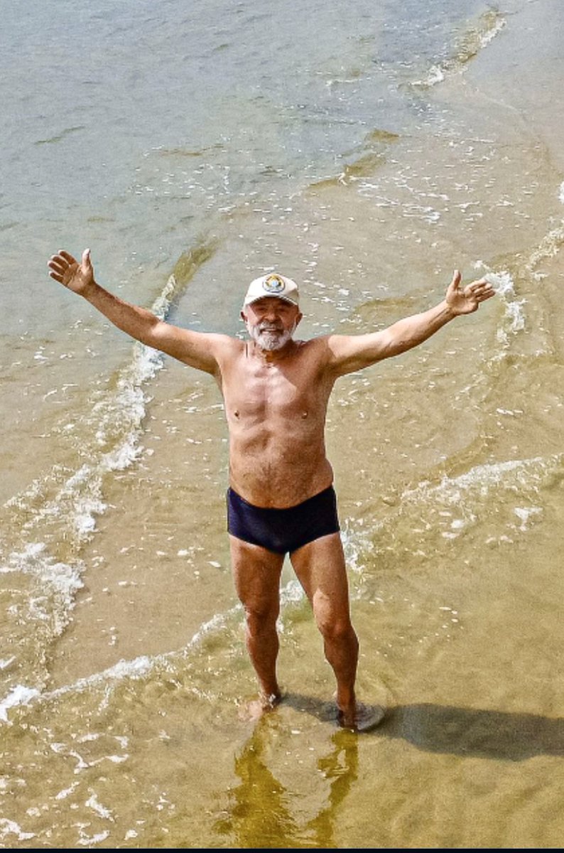 LFSevera's tweet image. Meu Deooooos! 
Que gato é esse? 
@LulaOficial