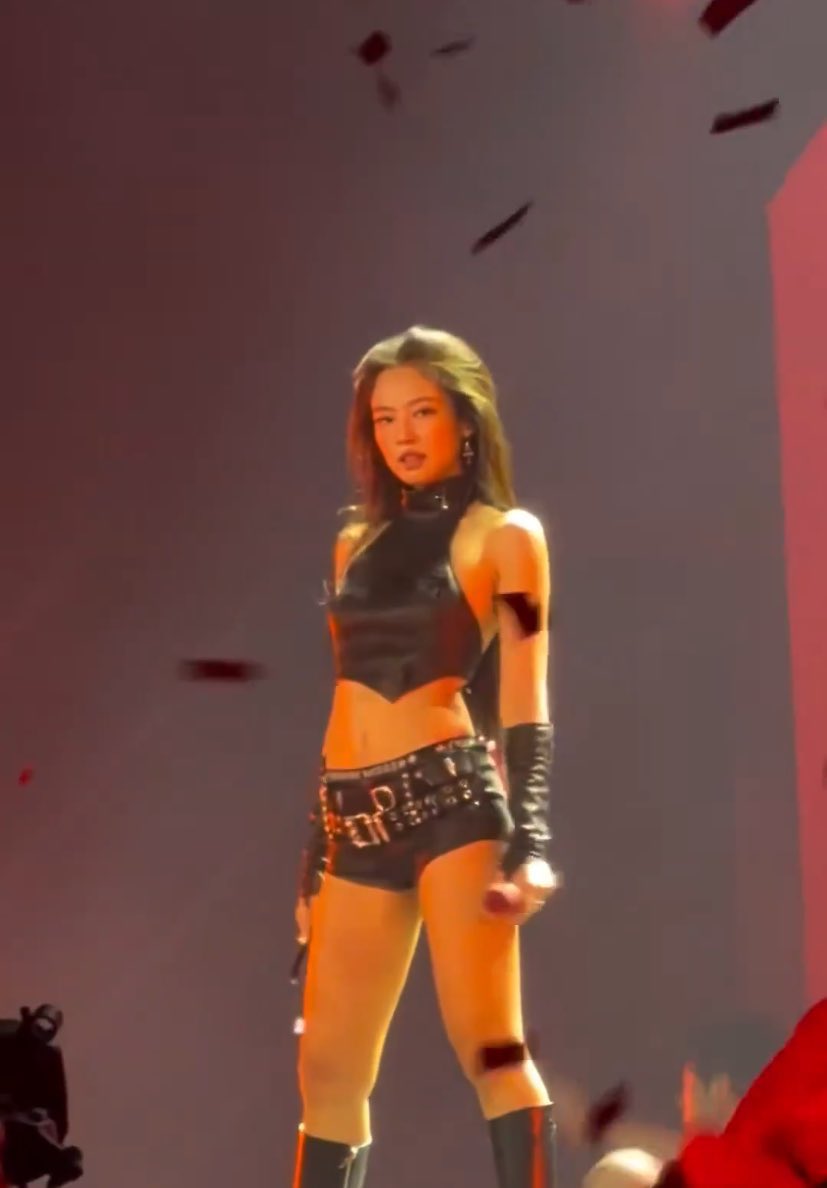 THIS PICTURE  OF JENNIE RUBY JANE