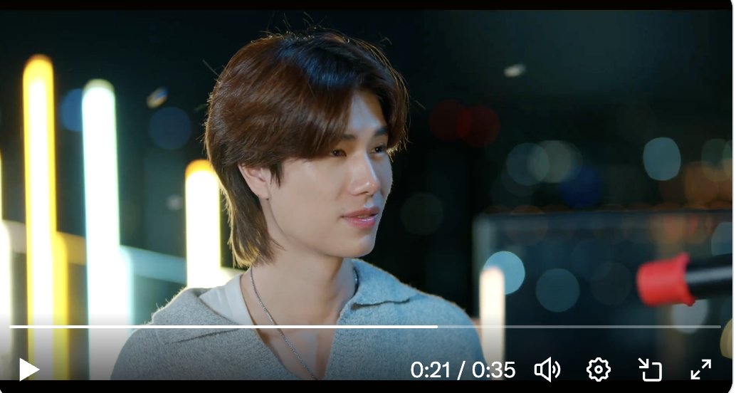 uhh is that a mic??? WHAT IS THAT