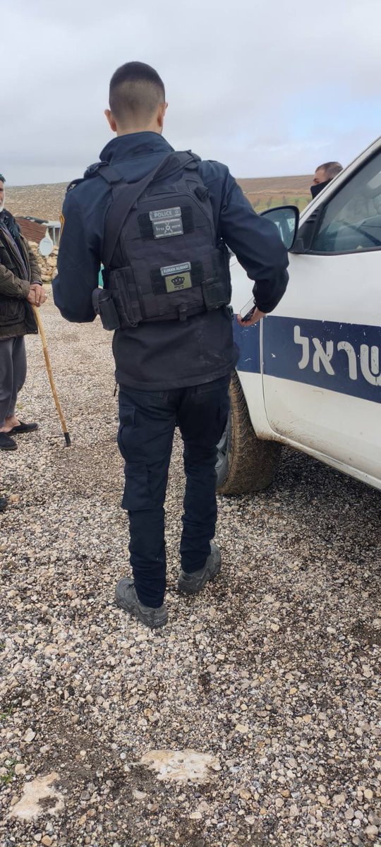 גם השוטרים של משטרת ש״י החליטו לשים את הפאץ׳ האמוני על הציוד שלהם. זה כמובן בניגוד לנהלים אבל עוד דוגמה להפיכת המשטרה למליציית בן גביר.