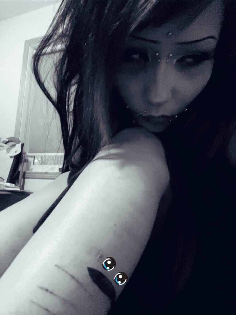 muffcunt's tweet image. 