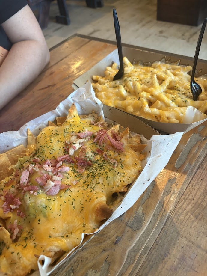 panamabeyond's tweet image. Dando una vuelta por mi área vía Argentina, este barcito Armónica es muy colorido y con muy buena música, #RockandRoll, esa área es buena para hacer #barhopping. 
#panamabeyond