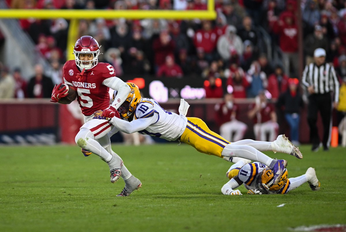 KREFsports's tweet photo. Which outcome is MOST likely in your opinion?

A. Both Kip and Sategna return to OU
B. Only Kip Lewis is back
C. Only Isaiah Sategna is back
D. Neither are back https://t.co/Gt4DPSSqCu