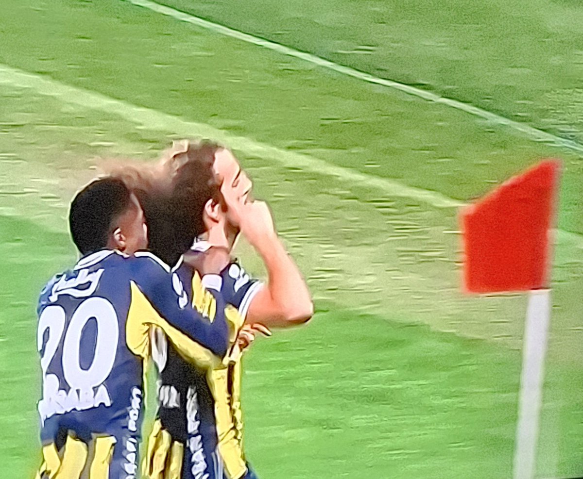 adam daha eşyalarını yerleştirmeden galatasaray'a yerleştirdi aminakoym