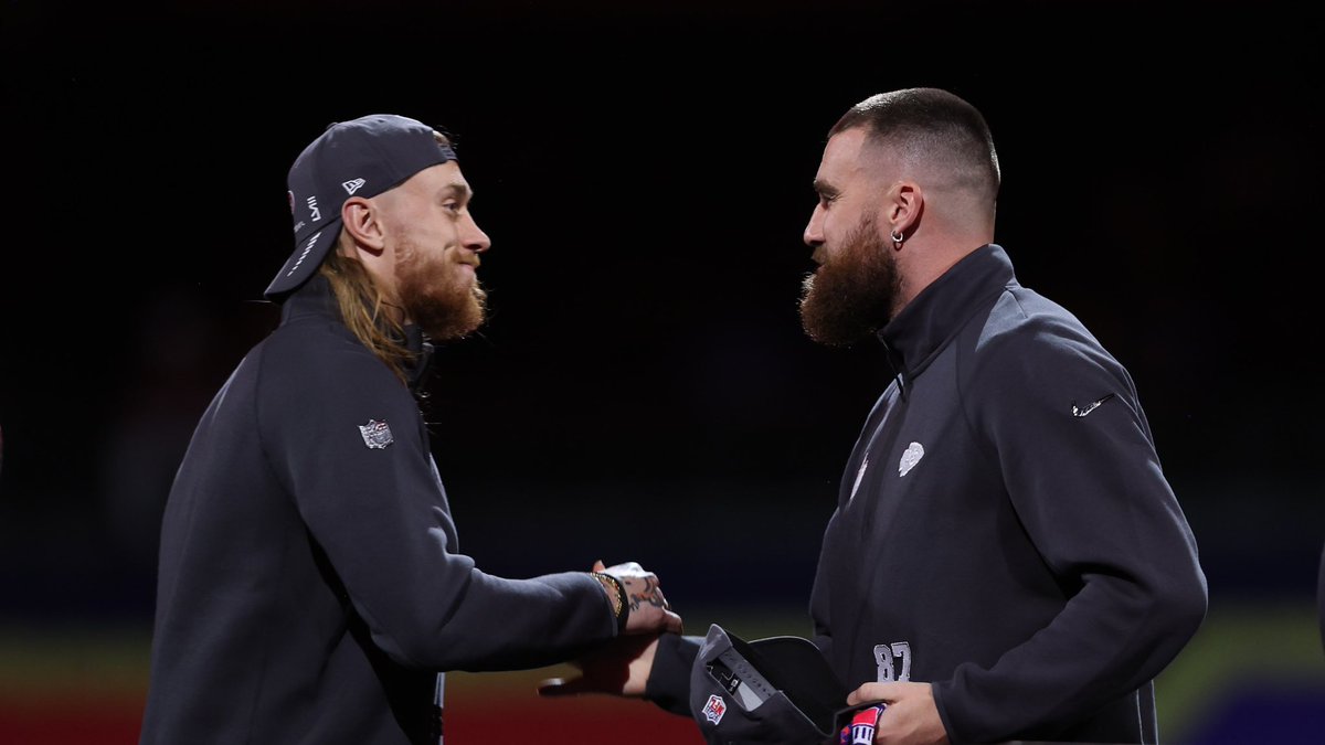 George Kittle got 14 All Pro Votes

Kelce received 3 All Pro Votes 👀

Travis Kelce:
✅ 76 catches (6th)
✅ 851 Yards (4th)
✅ 430 YAC (3rd)
✅ 46 1st Downs (3rd)
❌ 5 TDs (13th

George Kittle:
❌ 57 catches (14th)
❌ 628 yards (12th)
❌ 259 YAC (20th)
❌ 38 1st Downs (8th
✅ 7