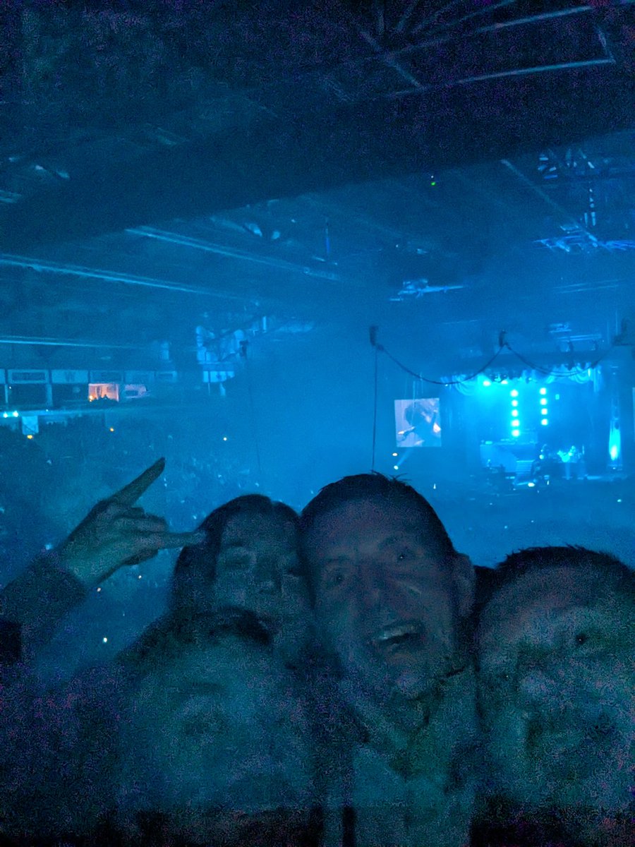GibsBelfast's tweet photo. @BiffyClyro absolutely superb gig last night!! Start to finish unbelievable!!! https://t.co/2dmcZQtwdX