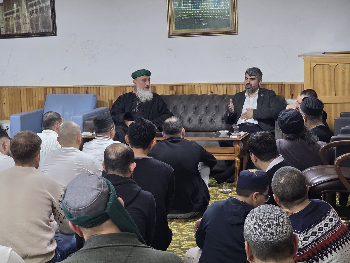 FarukDinc_'s tweet image. Uyuşturucu madde bağımlılarının tedavi ve rehabilitasyonu konusunda gecesini gündüzüne katan, yüzlerce kişinin bu zehirden kurtulmasına vesile olan Hikmet Gönül Erleri Derneği Başkanı Muhlis Ergül Hoca’yı ziyaret ettik.

Uyuşturucunun zararları ve bağımlılıkla mücadele üzerine…