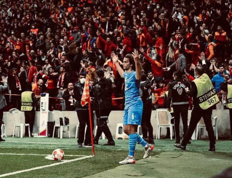 BEN HİKAYELERE İNANIRIM BU ADAMI MAÇA YETİŞTİRMEK, İLK MAÇI DERBİ OLMASI, GS NEFRETİ.. AĞLICAM AMK AŞIĞIZ