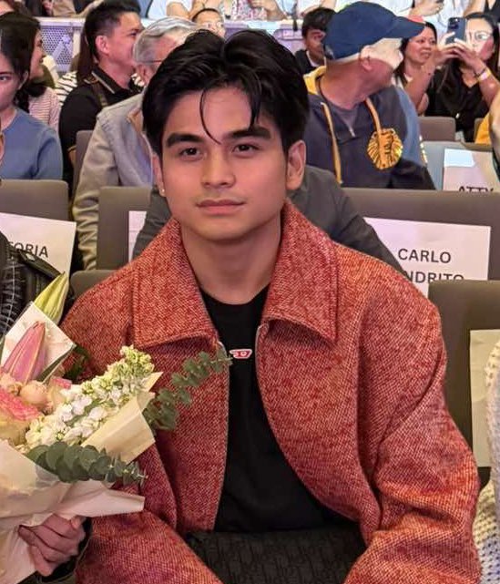 willsaxy's tweet image. his hairstyle tho !!! PERFECT