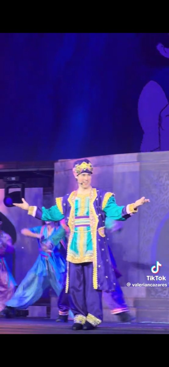 JorgeWorldB's tweet photo. Algunas imágenes de Jorge en las funciones de ayer en "Donde Nacen los Sueños" https://t.co/DeJfe65TMY
