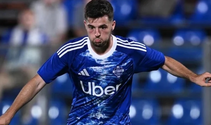 napolista's tweet image. #Como-#Bologna 1-1. Come si dice tiro a giro in indonesiano? Penembakan bulat. #Baturina se lo inventa e salva #Fabregas

Povero #Italiano, stava dominando. Poi #Cambiaghi è caduto come un pollo nella trappola di Van Der Brempt e si è fatto espellere. Palo di Nico #Paz…