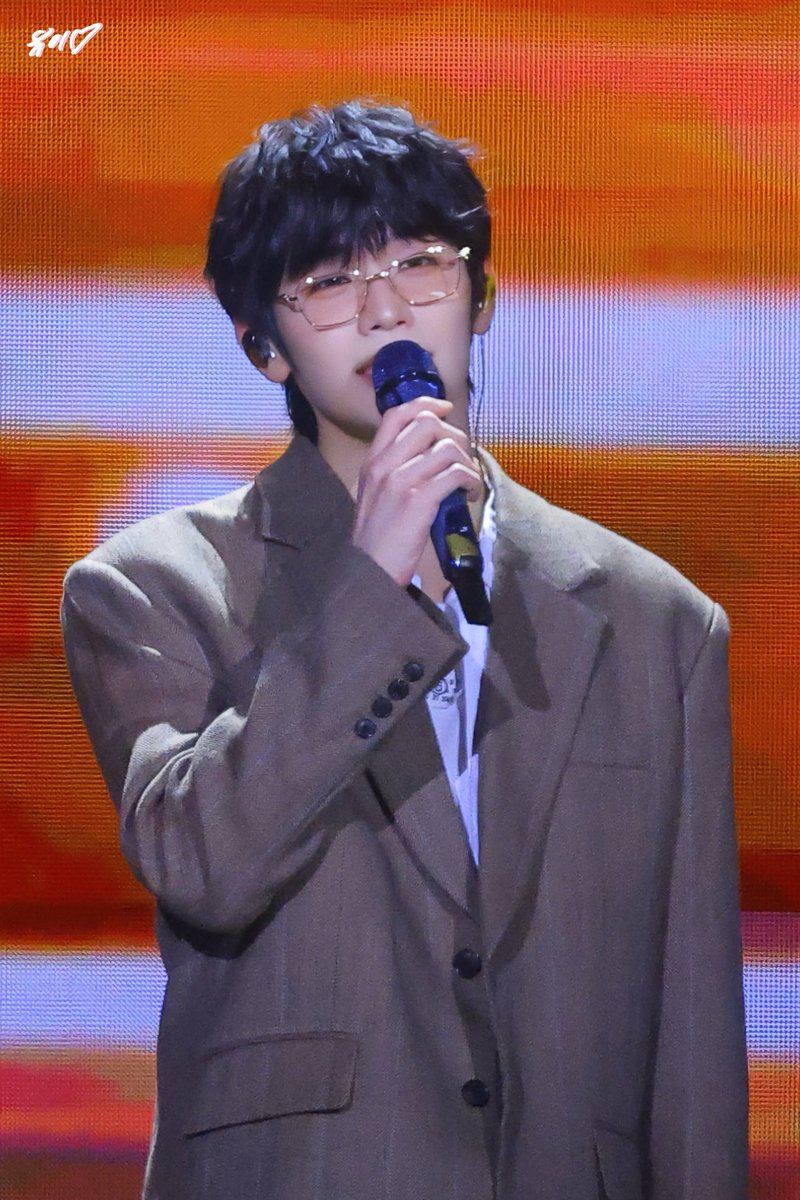 250110 GDA

내 가수님🎤

#김태래 #KIMTAERAE #キムテレ
#제로베이스원    #ZEROBASEONE    #ZB1