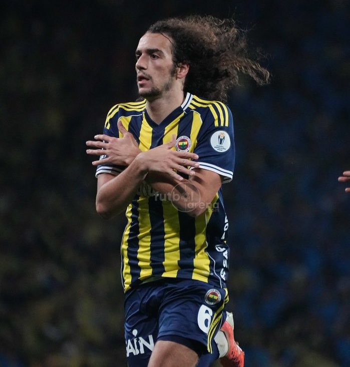 OkochaBey's tweet photo. 2 gün önce serie a’da 90 dk oynayıp buraya gelip Cimbom’u karın yaptın sen nasıl bir kralsın amk https://t.co/LexfzqGAUE