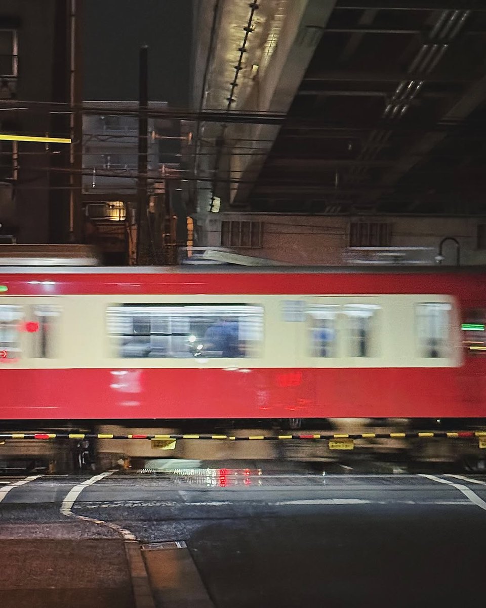 fconquer's tweet image. ... / 🌃
street at night and one camera shot.