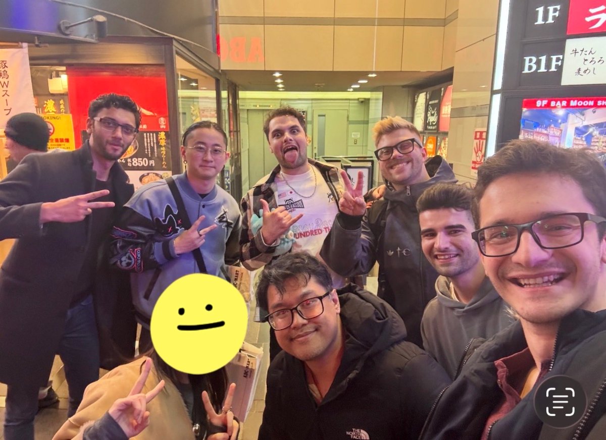 thank you for celebrating my birthday! much love yall!
たくさんの人からメッセージをもらいました。いつも遊んでくれて感謝✨

CSの交流サーバーの管理を日本人としてしているのですが、サーバー制作者のCRTのコーチ<a href="/BalvarineFPS/">CRT Balvarine+</a> とCRTメンバーにちゃっかり誕生日祝ってもらいました。tysm guys❣️