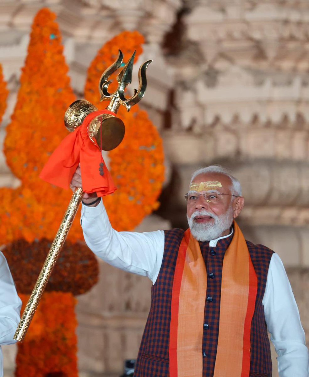 navneetmishra99's tweet photo. हिंदू तन मन , हिंदू जीवन , रग रग हिंदू मेरा परिचय….

PM @narendramodi 

#SomnathTemple https://t.co/3Fx7Ul0rZH