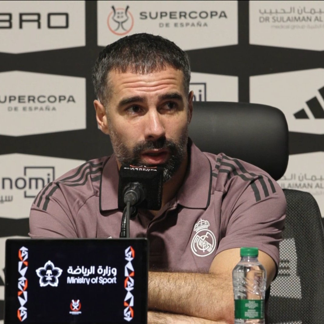 - خلافك مع يامال في الكلاسيكو الأخيرة؟

🚨🎙️ داني كارفخال: "أنتم لا تنسوا شيئًا، أليس كذلك؟ (يضحك). لامين شاب وأعتقد أنه لم يكن في أفضل حالاته في الأيام التي سبقت الكلاسيكو. كل لاعب يحاول الدفاع عن مصالحه على مستوى النادي. لامين شخص رائع. بالطبع، لا أتمنى له التوفيق غدًا. لكن