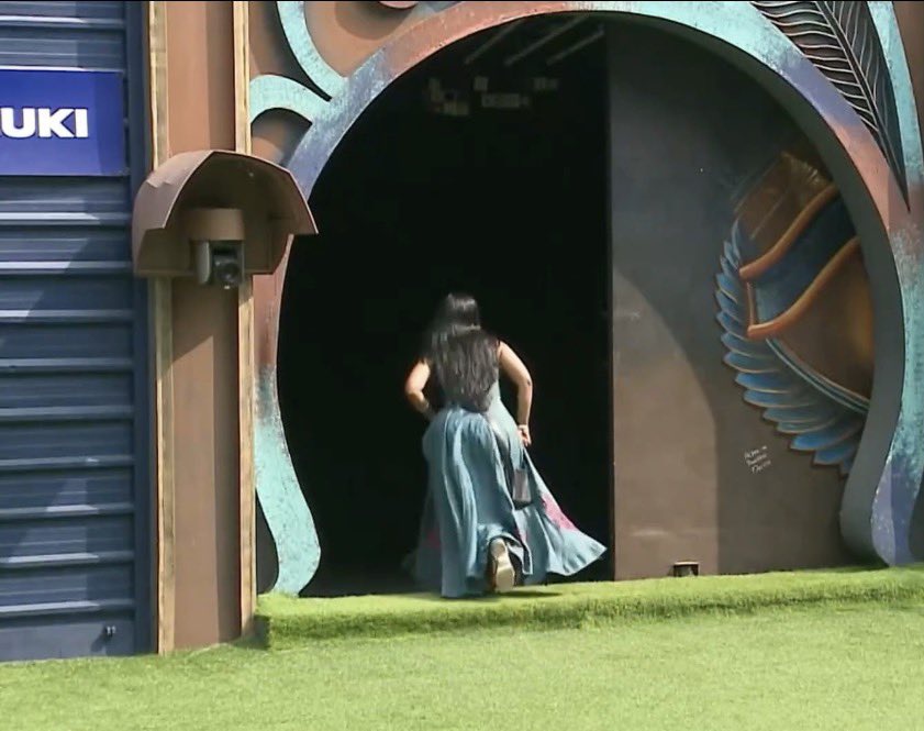 After watching Vinoth AV, the only thing that came to my mind was…

This girl deserves better 🥲

#BiggBossTamil9 #VJPaaru #VJParvathy