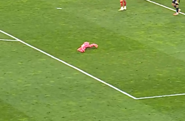 bizim topçu sandım yağmurlukmuş aq