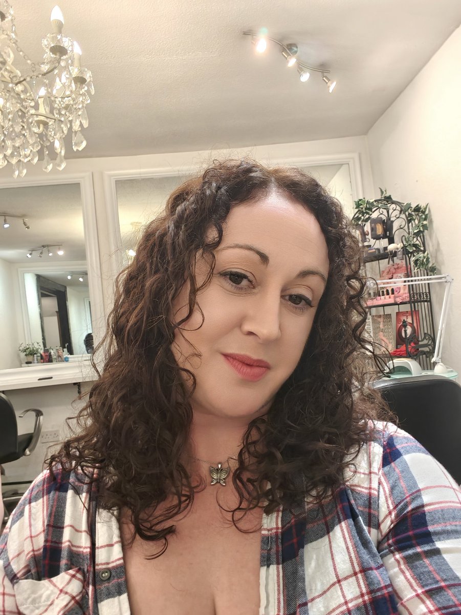 Before and after, getting back to my natural colour! Thanks <a href="/sazzilou/">sarah louise naylor</a> once again for taming my hair! 😍😍😍😍😍