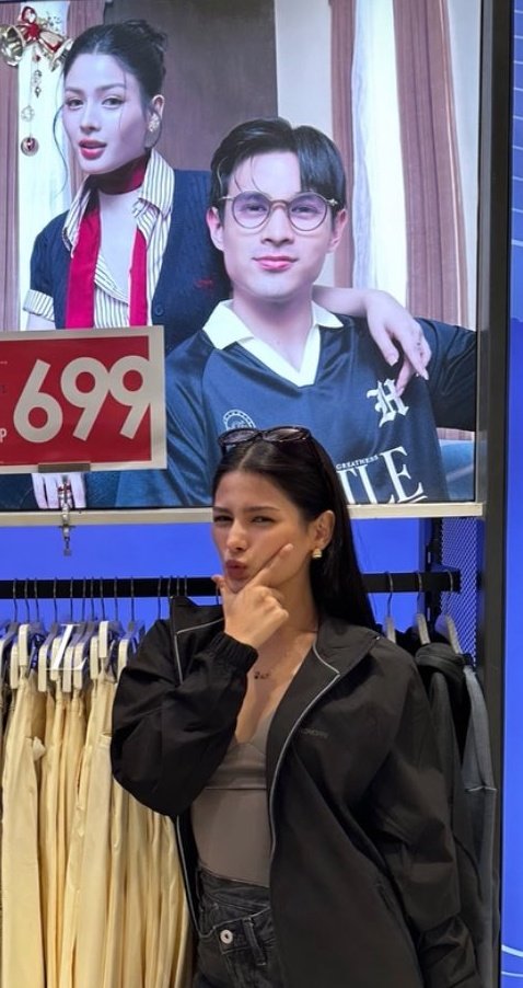 salvanyyy's tweet image. hi az and azralph 😄