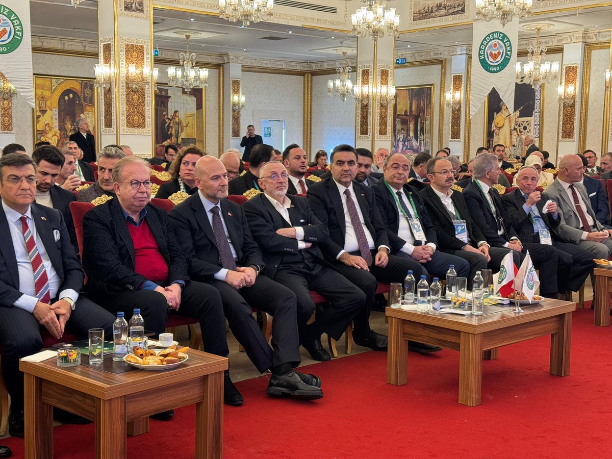 Hibrahimkursun's tweet image. Dışişleri Bakanımız Sayın @HakanFidan, önceki dönem İçişleri Bakanımız ve İstanbul Milletvekilimiz Sayın Süleyman Soylu ile birlikte teşkilatımızla Karadeniz Vakfı’nın 19. Olağan Genel Kurulu’na katılım sağladık.

Genel kurulda yeniden Genel Başkanlığa seçilen kıymetli ağabeyim…