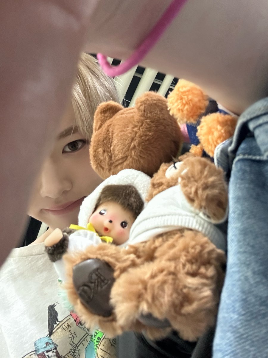 ARCH23IVES's tweet image. 260111 🥐🌌

today we appeared at the golden disc awards for the first time in almost a year, and thanks to so many artists and fans, it was really fun. also we even received an award, so i was really, really happy. this year, NCT WISH is going to work incredibly hard, so i hope…