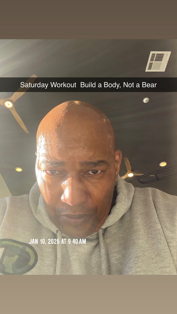 dashoeplug706's tweet photo. #SaturdayWorkout  Build a Body, Not a Bear https://t.co/4NCgjBdgjE