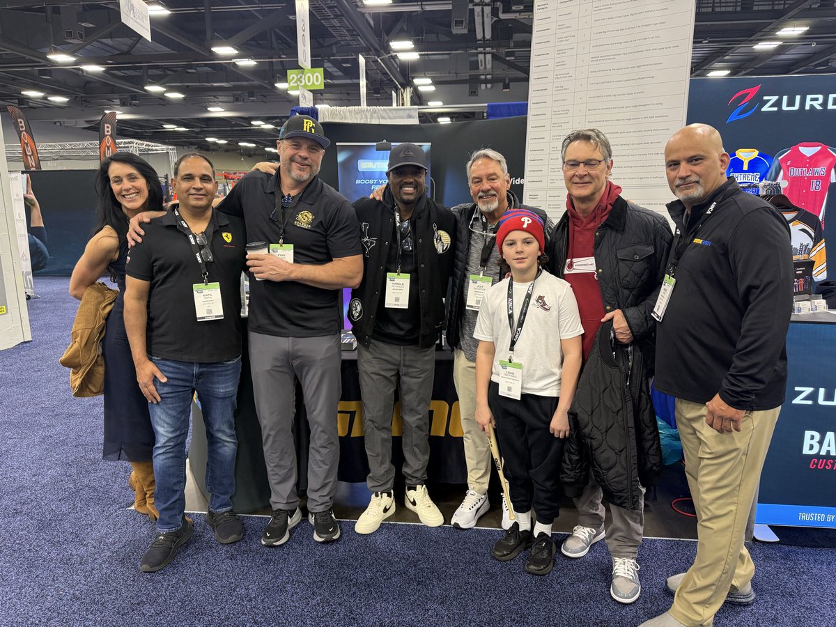 Great to see my <a href="/Mariners/">Seattle Mariners</a> teammate Harold teammate Reynolds <a href="/MLBNetwork/">MLB Network</a>  <a href="/Yankees/">New York Yankees</a> legend Don Mattinglly, <a href="/Braves/">Atlanta Braves</a> Ryan Klesko, <a href="/Angellugo16/">Angellugo</a>, <a href="/Danielle138252/">Danielle Martin</a>, at our <a href="/GameRun/">Eric Scafidi</a> booth at <a href="/ABCA1945/">ABCA</a> 
GameRun.ai