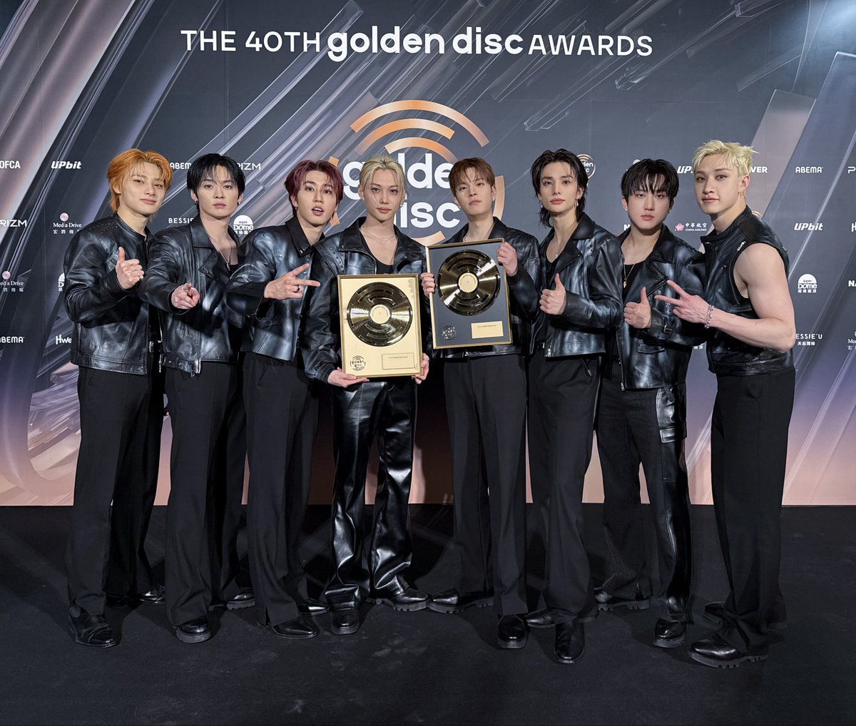 Stray_Kids's tweet image. [스키지기]

골든디스크어워즈 음반 대상의 영광을 STAY에게🏆🏆
더 좋은 음악과 무대로 보답하는 스키즈가 될게요💗

#StrayKids #스트레이키즈
#골든디스크어워즈 #Goldendiscawards
#YouMakeStrayKidsStay