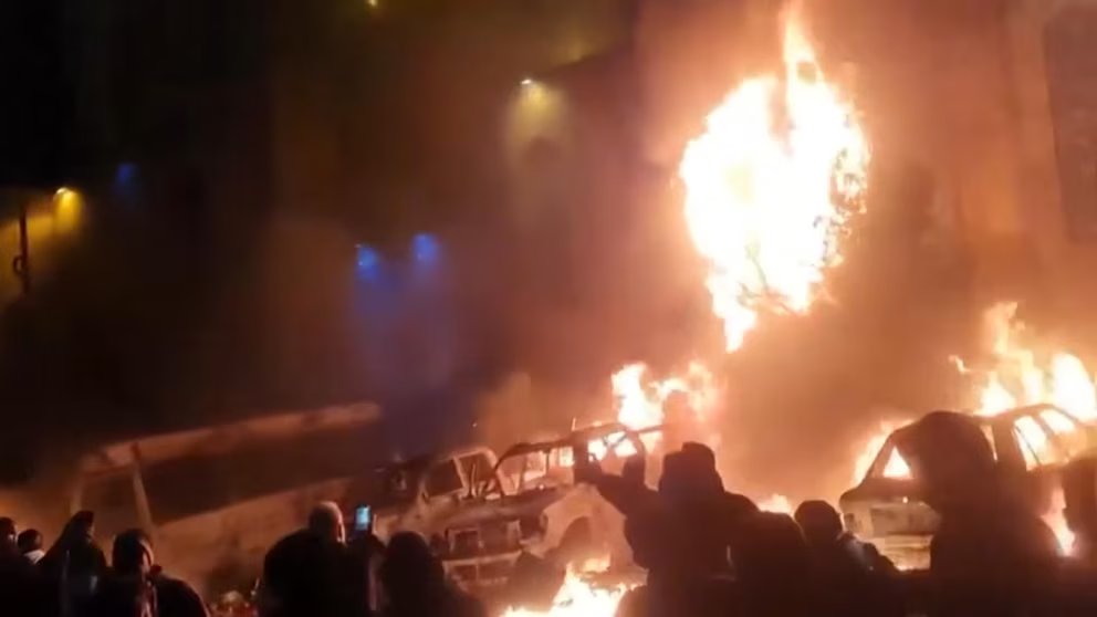 DD_Geopolitics's tweet image. THESE ARE NO PROTESTS—THIS IS ZIONIST STATE-SPONSORED TERRORISM!

Recent events include:
- 25 mosques burned
- Holy shrines torched
- Countless Qurans desecrated and burned
- Supermarkets looted and food stocks incinerated
- A 3-year-old girl murdered in front of her father
- 2…