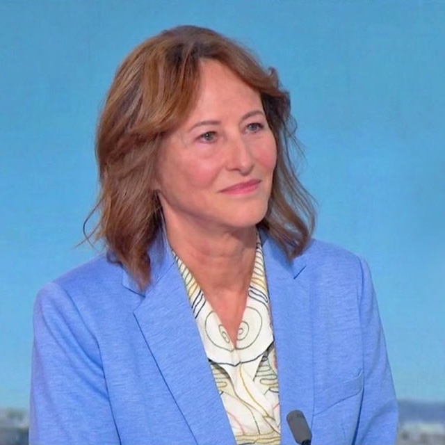 AlertesInfos's tweet image. 🇫🇷 Ségolène Royal propose la création d’une école de cascadeurs afin d’éviter que les jeunes qui se livrent à des rodéos urbains ne tombent dans les griffes du trafic de drogue. (itw au Crayon)