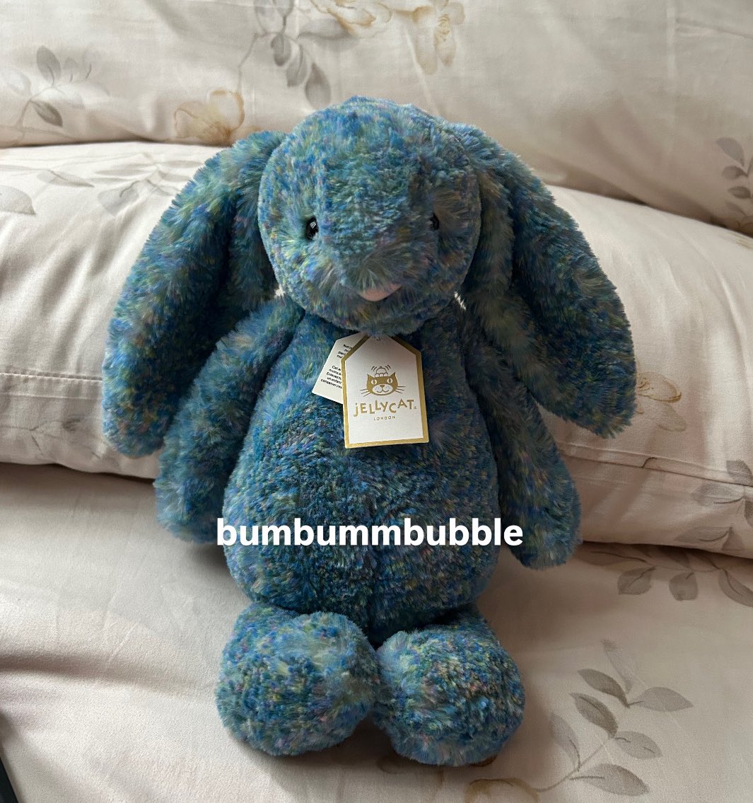 #wts / want to sell 

Jellycat bashful luxe bunny azure medium

💰Rp 750.000
🤍 with gold tag
❔negotiable tipis
🍊req oren 12% adm, keep w dp

‼️hangtag sdh dipotong tp bs diikat kembali‼️ 

for more details pls dm, SERIOUS BUYER ONLY!!

🏷️ wts wtb jc fuzzy peach
