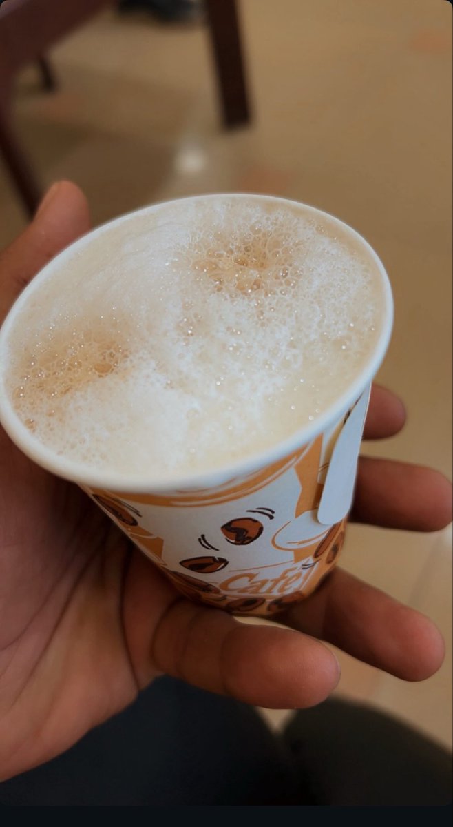 حظ منهو لا بغى شوفك يشوفك
اشهد ان الله عطاه ولا عطاني

#شعر  #قصيد