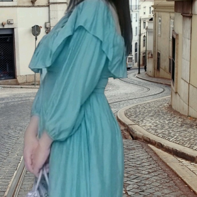 E Là Không Thể (feat. Anh Quân) (Ballad)
Bài hát E Là Không Thể (feat. Anh Quân) (Ballad) Tracy hát thật tuyệt! Đến và lắng nghe! (WeSing, karaoke miễn phí trực tuyến) wesingapp.com/user/609c9b852…